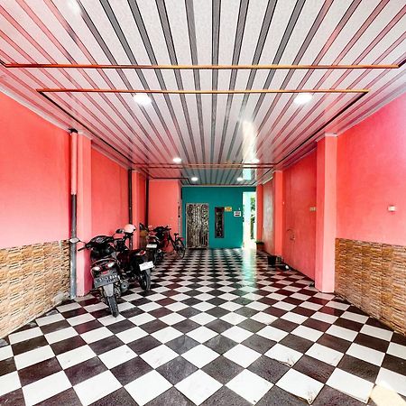 Reddoorz Near Sunrise Mall Mojokerto Exteriér fotografie