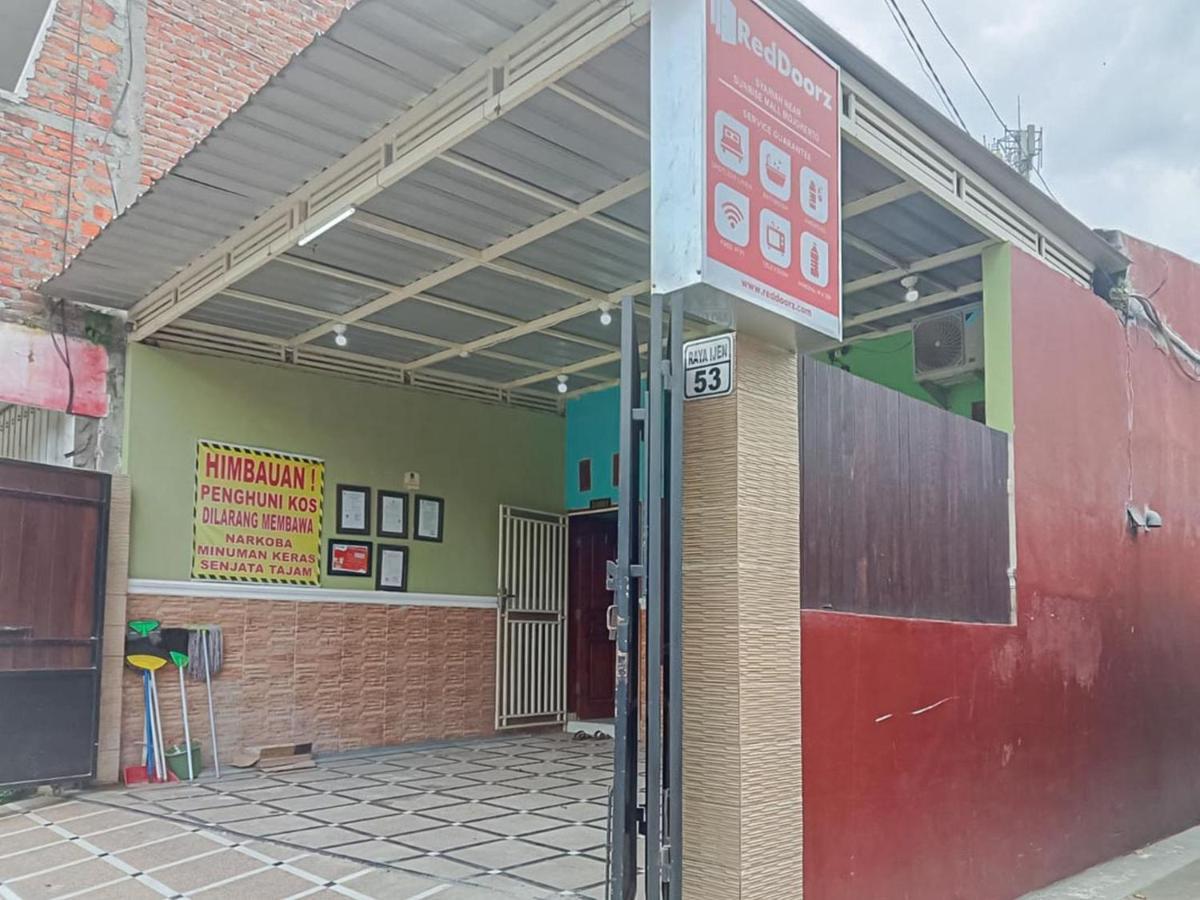 Reddoorz Near Sunrise Mall Mojokerto Exteriér fotografie