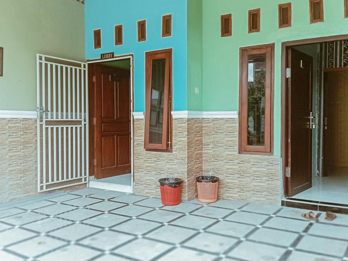 Reddoorz Near Sunrise Mall Mojokerto Exteriér fotografie