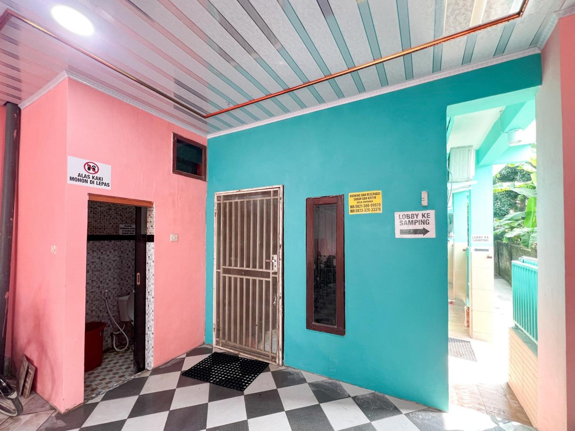 Reddoorz Near Sunrise Mall Mojokerto Exteriér fotografie